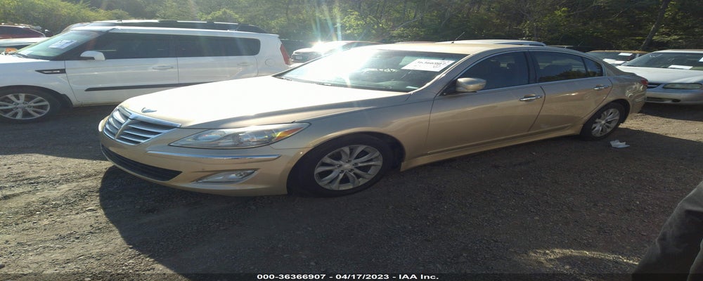 KMHGC4DD4CU154875 2012 HYUNDAI GENESIS photo no. 2