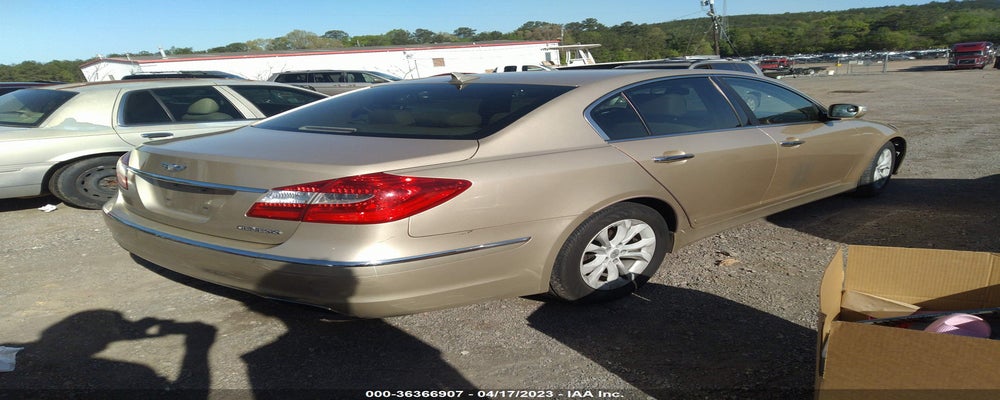 KMHGC4DD4CU154875 2012 HYUNDAI GENESIS photo no. 4