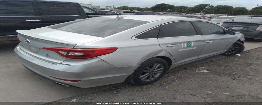 5NPE24AFXFH234555 2015 HYUNDAI SONATA photo no. 4