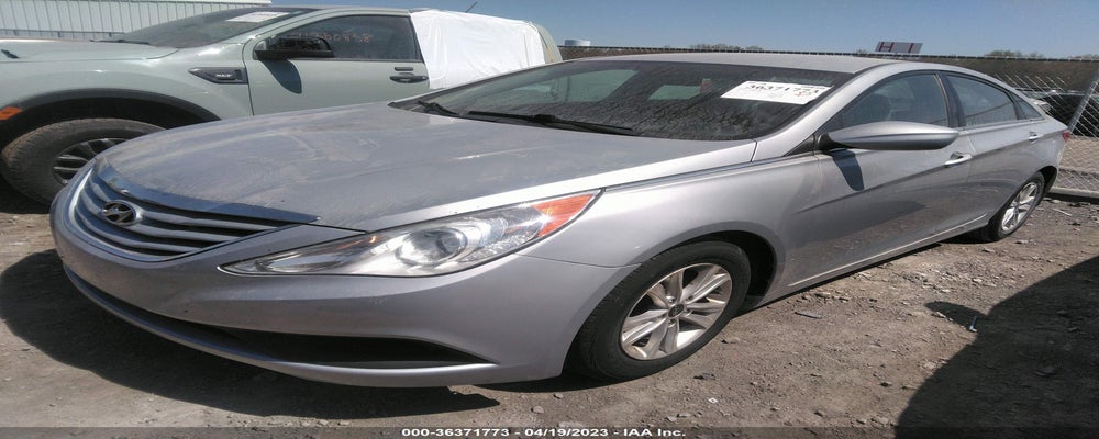 5NPEB4AC7BH028500 2011 HYUNDAI SONATA photo no. 2