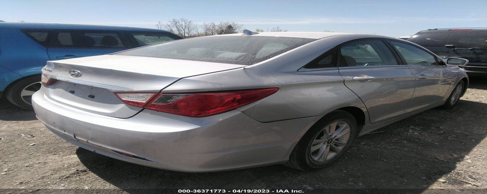 5NPEB4AC7BH028500 2011 HYUNDAI SONATA photo no. 4