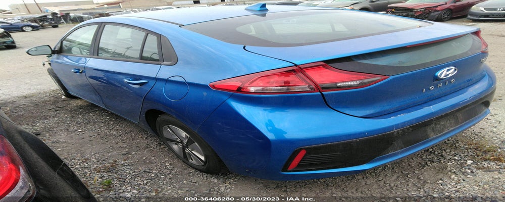 KMHC65LCXJU063692 2018 HYUNDAI IONIQ HYBRID photo no. 3