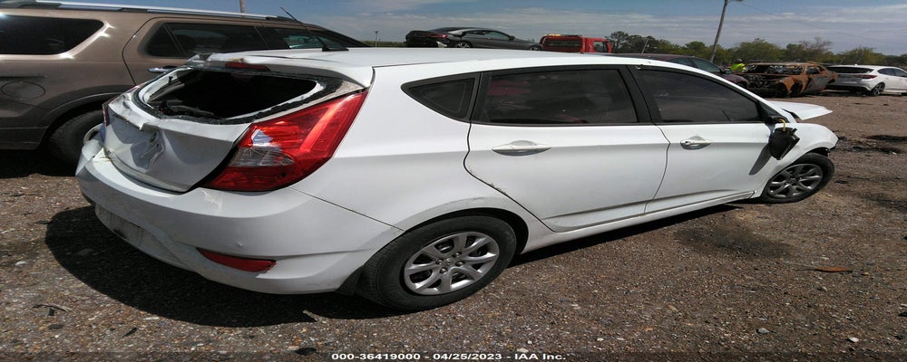 KMHCT5AE4DU092591 2013 HYUNDAI ACCENT photo no. 4