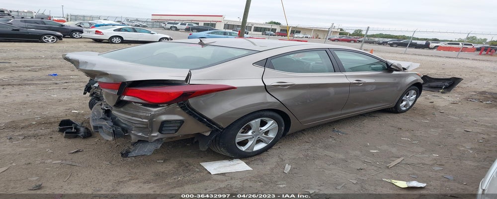 5NPDH4AE9GH716114 2016 HYUNDAI ELANTRA photo no. 4