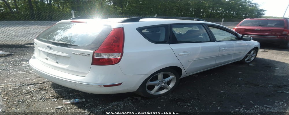KMHDC8AE5AU083934 2010 HYUNDAI ELANTRA TOURING photo no. 4