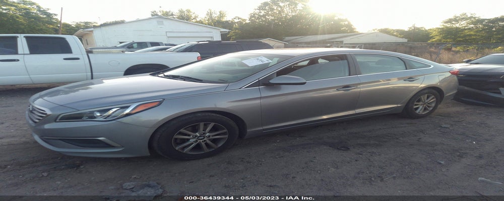 5NPE24AF5HH515357 2017 HYUNDAI SONATA photo no. 2