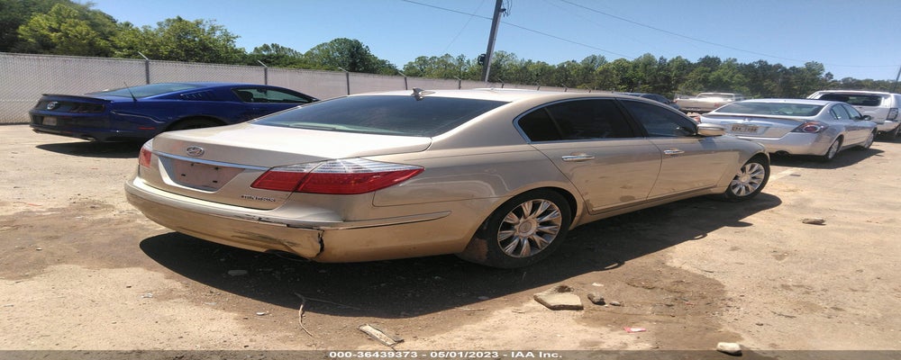 KMHGC4DE0AU105937 2010 HYUNDAI GENESIS photo no. 4