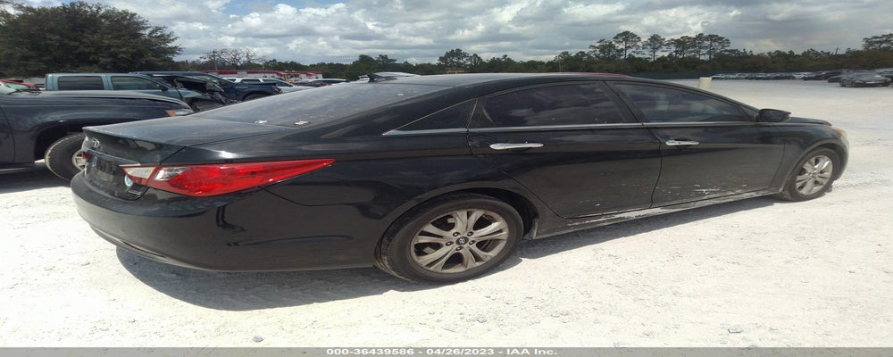 5NPEC4AC6BH138726 2011 HYUNDAI SONATA photo no. 4