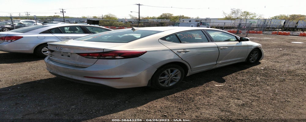 KMHD84LF9HU243890 2017 HYUNDAI ELANTRA photo no. 4