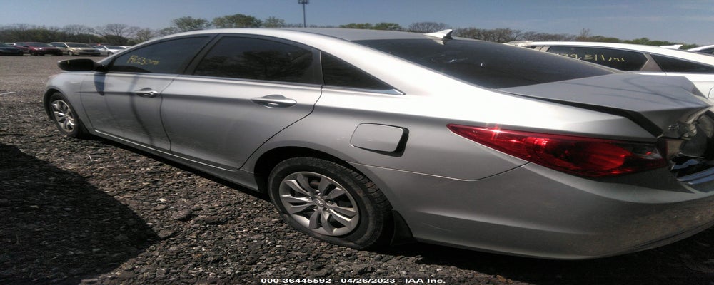 5NPEB4AC9BH143549 2011 HYUNDAI SONATA photo no. 3