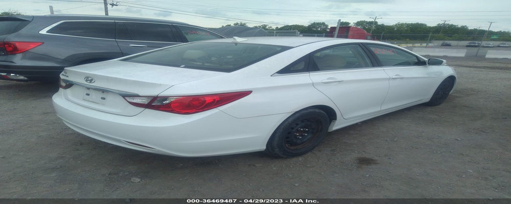 5NPEB4AC2BH081105 2011 HYUNDAI SONATA photo no. 4