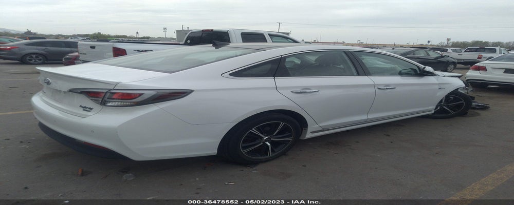 KMHE34L18GA019369 2016 HYUNDAI SONATA photo no. 4