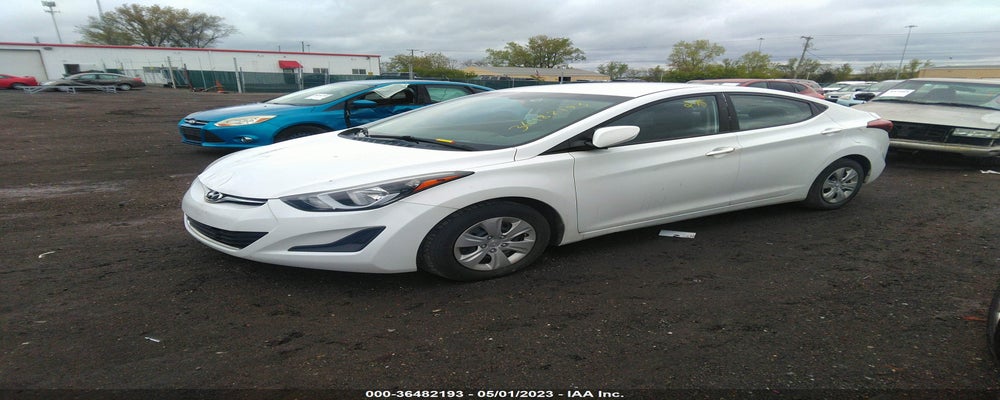 5NPDH4AE7GH746535 2016 HYUNDAI ELANTRA photo no. 2