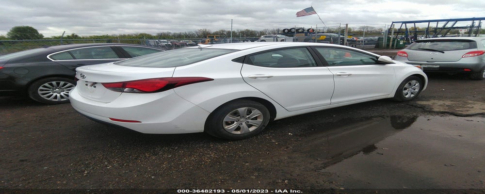 5NPDH4AE7GH746535 2016 HYUNDAI ELANTRA photo no. 4