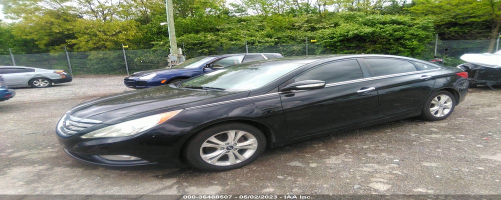 5NPEC4AC8BH227312 2011 HYUNDAI SONATA photo no. 2