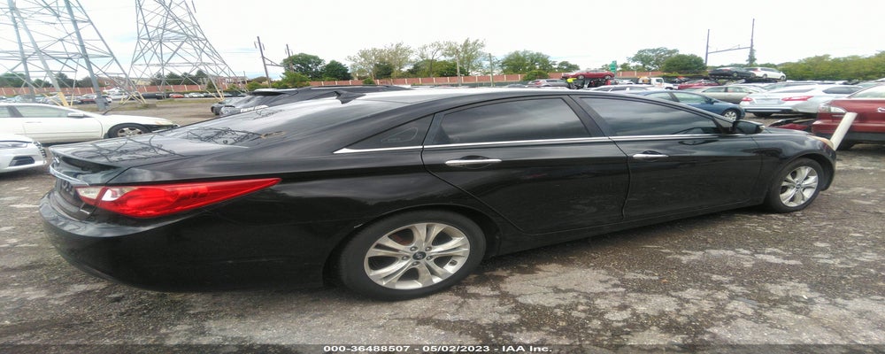 5NPEC4AC8BH227312 2011 HYUNDAI SONATA photo no. 4
