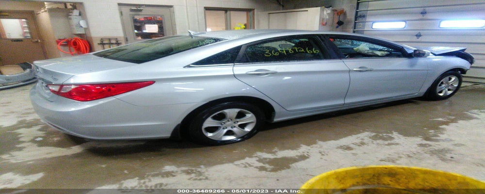 5NPEB4AC8BH192421 2011 HYUNDAI SONATA photo no. 4