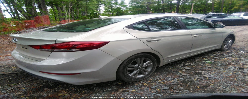 KMHD84LF4HU246003 2017 HYUNDAI ELANTRA photo no. 4