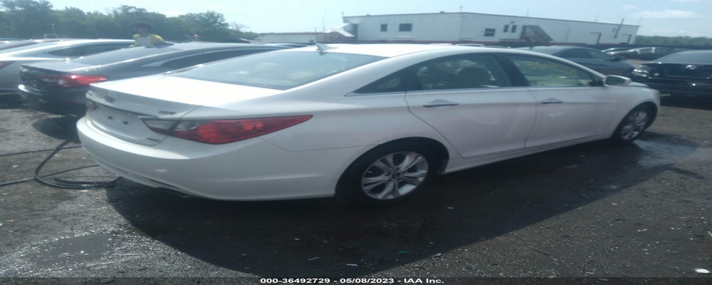 5NPEC4AB6BH307764 2011 HYUNDAI SONATA photo no. 4
