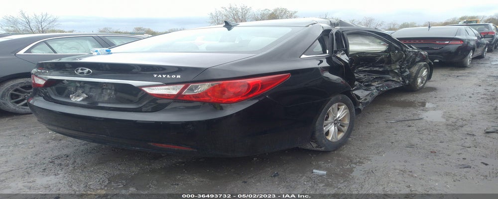 5NPEB4AC3BH142879 2011 HYUNDAI SONATA photo no. 4