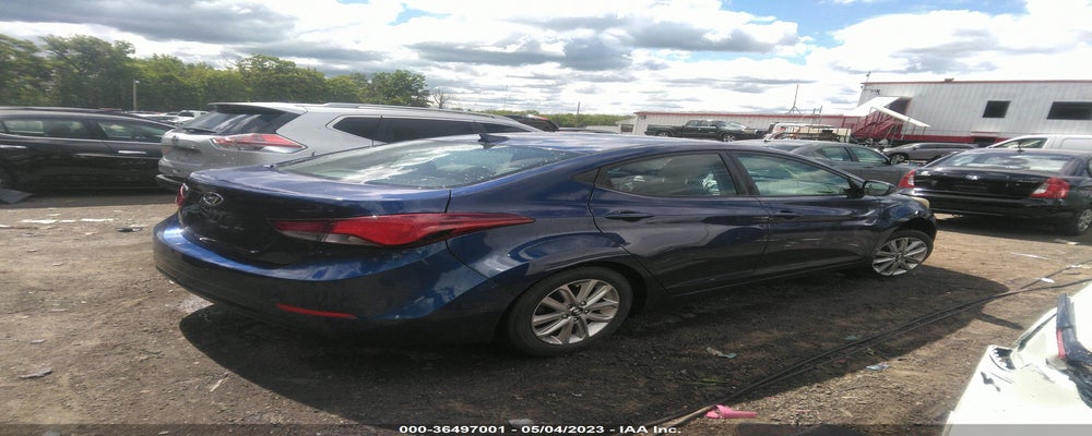 5NPDH4AE1GH733795 2016 HYUNDAI ELANTRA photo no. 4