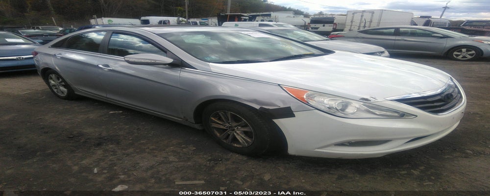 5NPEC4AC1BH023421 2011 HYUNDAI SONATA photo no. 10