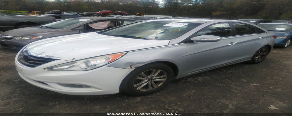 5NPEC4AC1BH023421 2011 HYUNDAI SONATA photo no. 2