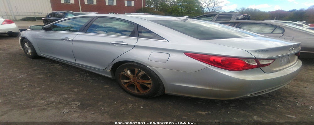 5NPEC4AC1BH023421 2011 HYUNDAI SONATA photo no. 3