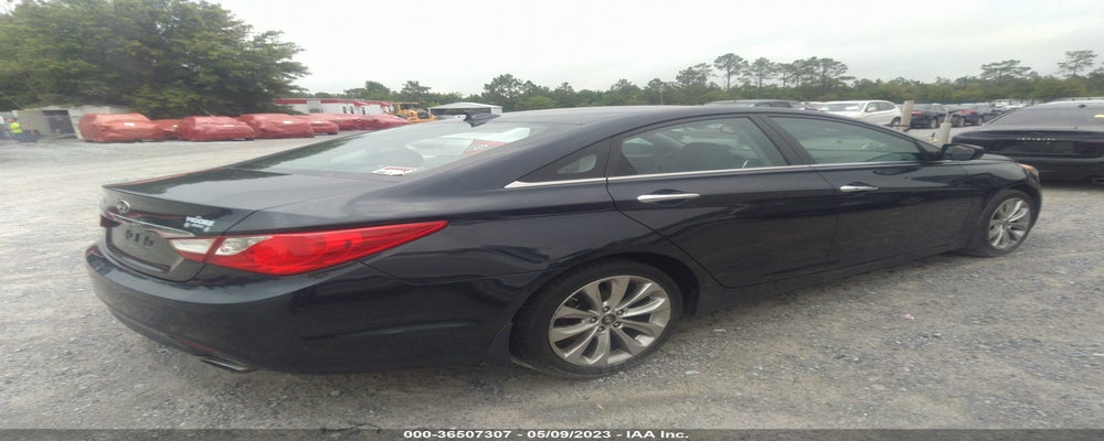 5NPEC4AC8DH647588 2013 HYUNDAI SONATA photo no. 4