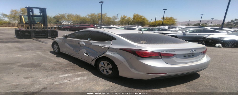 5NPDH4AE7GH692606 2016 HYUNDAI ELANTRA photo no. 3