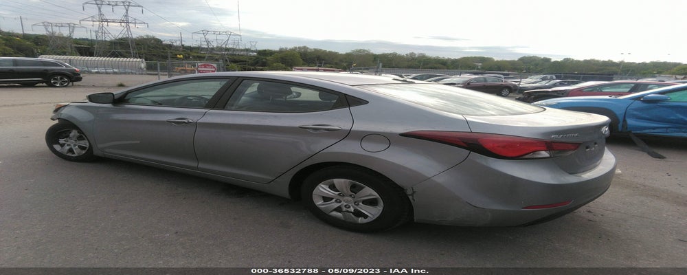 5NPDH4AE8GH764946 2016 HYUNDAI ELANTRA photo no. 3