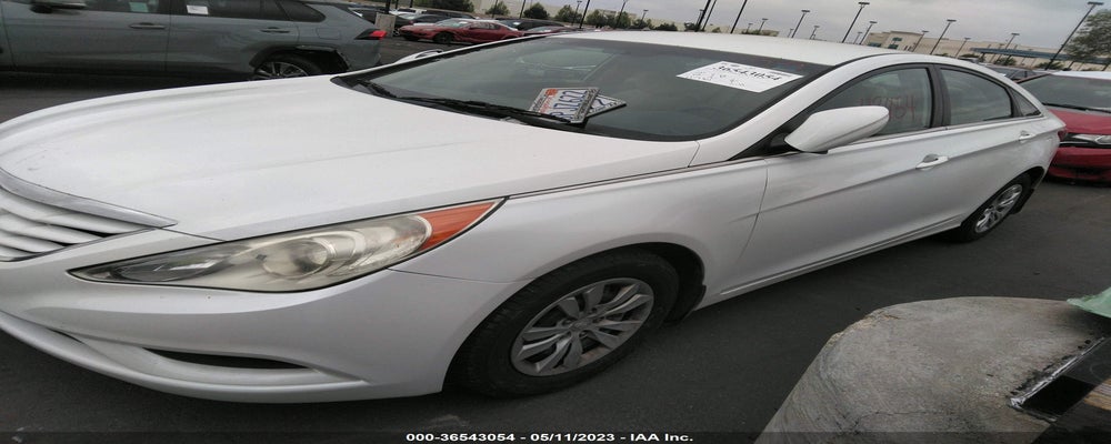 5NPEB4AC0BH164063 2011 HYUNDAI SONATA photo no. 2