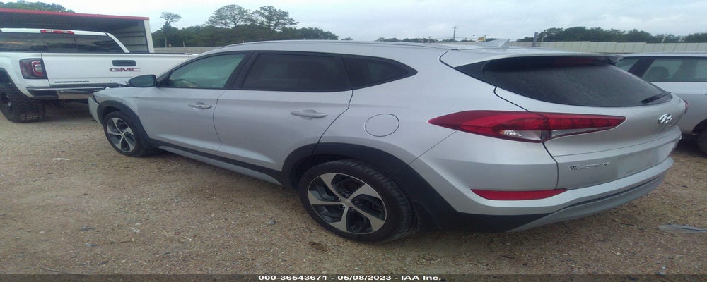 KM8J33AL1JU768470 2018 HYUNDAI TUCSON photo no. 3