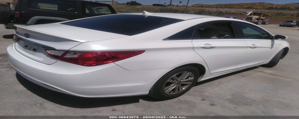 5NPEB4AC4BH196630 2011 HYUNDAI SONATA photo no. 4