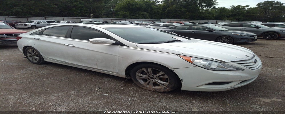 5NPEC4AC0BH070553 2011 HYUNDAI SONATA photo no. 3