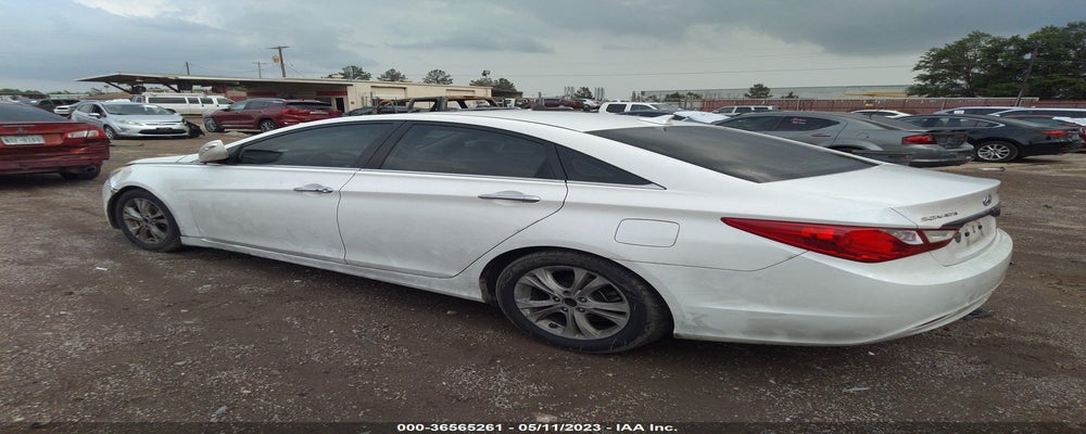 5NPEC4AC0BH070553 2011 HYUNDAI SONATA photo no. 3