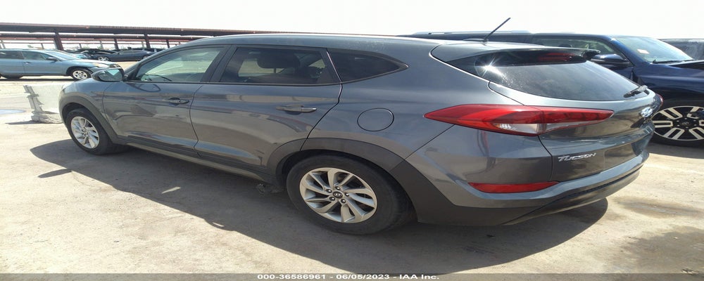 KM8J33A4XGU072417 2016 HYUNDAI TUCSON photo no. 3