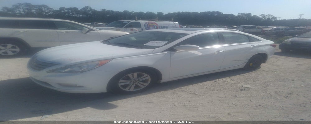 5NPEC4AC6BH298346 2011 HYUNDAI SONATA photo no. 2