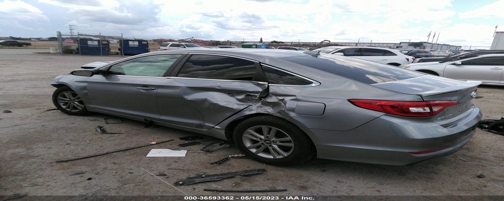 5NPE24AF7FH004973 2015 HYUNDAI SONATA photo no. 3