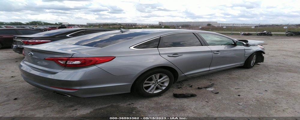 5NPE24AF7FH004973 2015 HYUNDAI SONATA photo no. 4