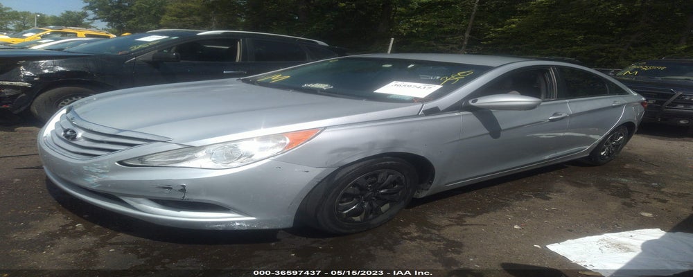 5NPEB4ACXBH209770 2011 HYUNDAI SONATA photo no. 2