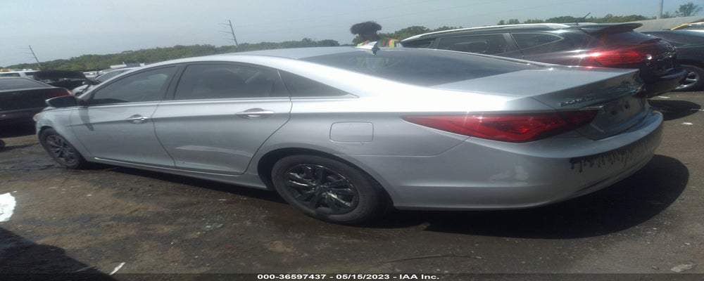 5NPEB4ACXBH209770 2011 HYUNDAI SONATA photo no. 3