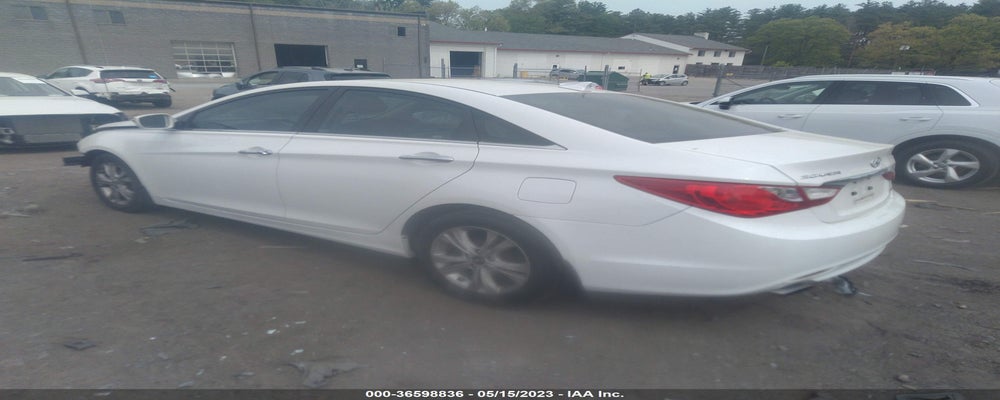5NPEC4AB4BH295680 2011 HYUNDAI SONATA photo no. 3