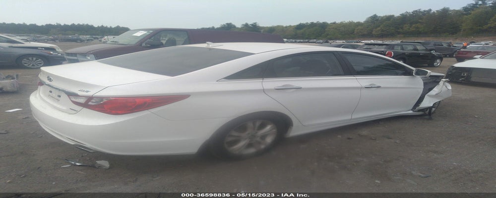 5NPEC4AB4BH295680 2011 HYUNDAI SONATA photo no. 4