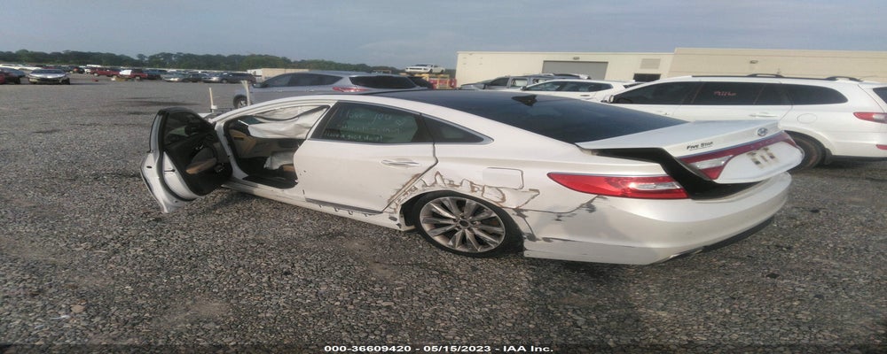 KMHFH4JG7FA439216 2015 HYUNDAI AZERA photo no. 3