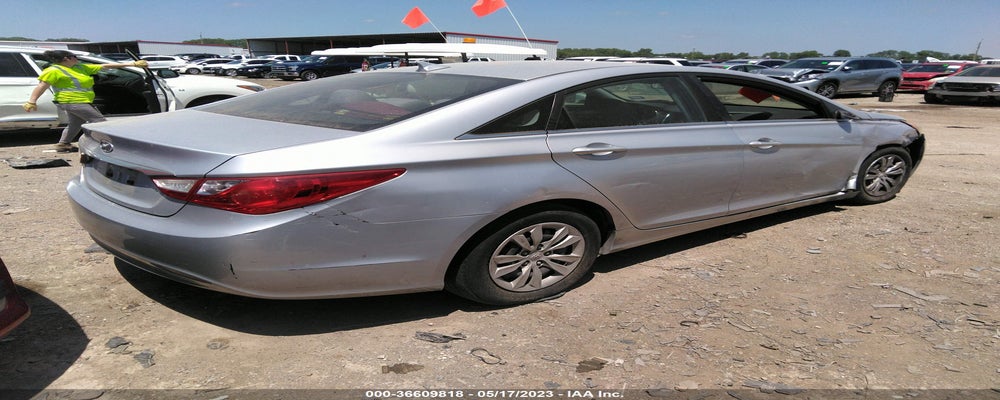 5NPEB4AC7BH307140 2011 HYUNDAI SONATA photo no. 4
