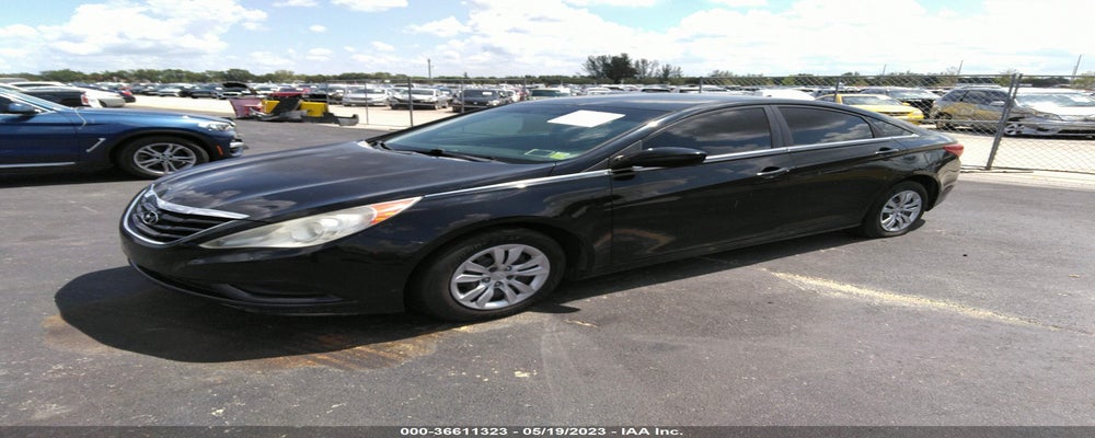 5NPEB4AC0BH077568 2011 HYUNDAI SONATA photo no. 2