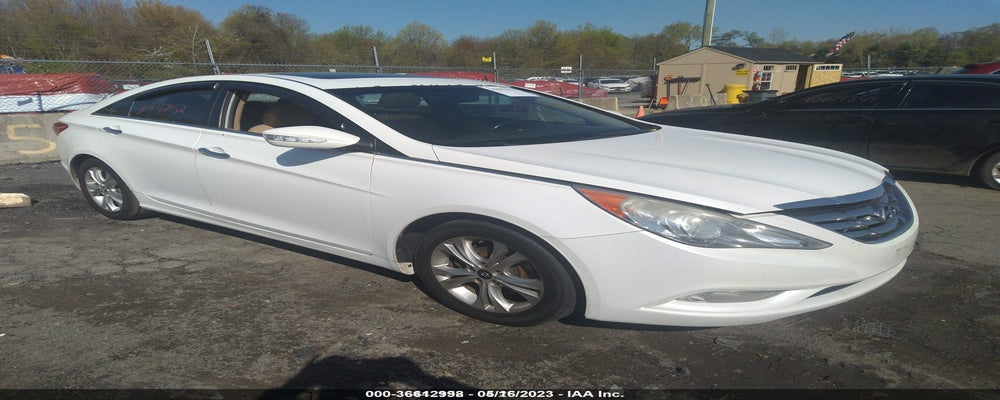 5NPEC4AC7BH305613 2011 HYUNDAI SONATA photo no. 3