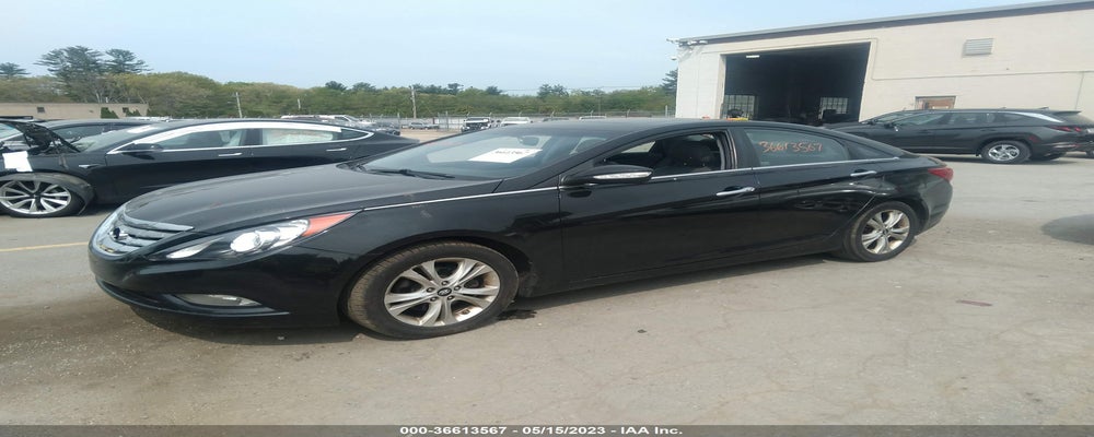 5NPEC4AC9BH013638 2011 HYUNDAI SONATA photo no. 2
