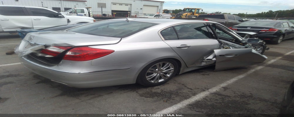 KMHGC4DD8DU224623 2013 HYUNDAI GENESIS photo no. 4
